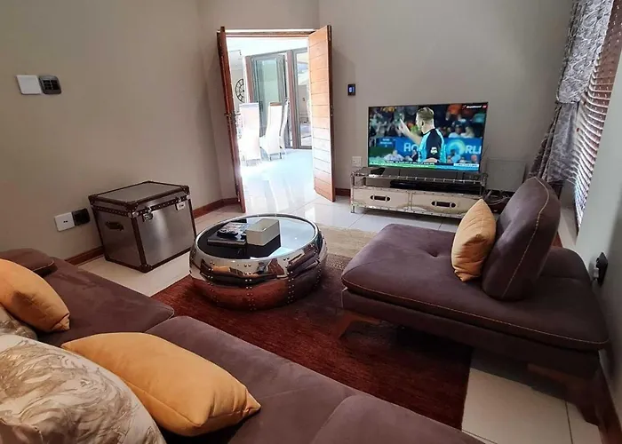 10 Pecanwood Dr 4 Bedroom Beauty