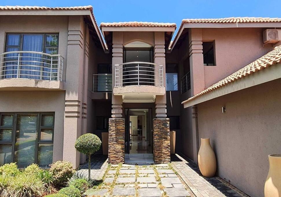 10 Pecanwood Dr 4 Bedroom Beauty Holiday home *
